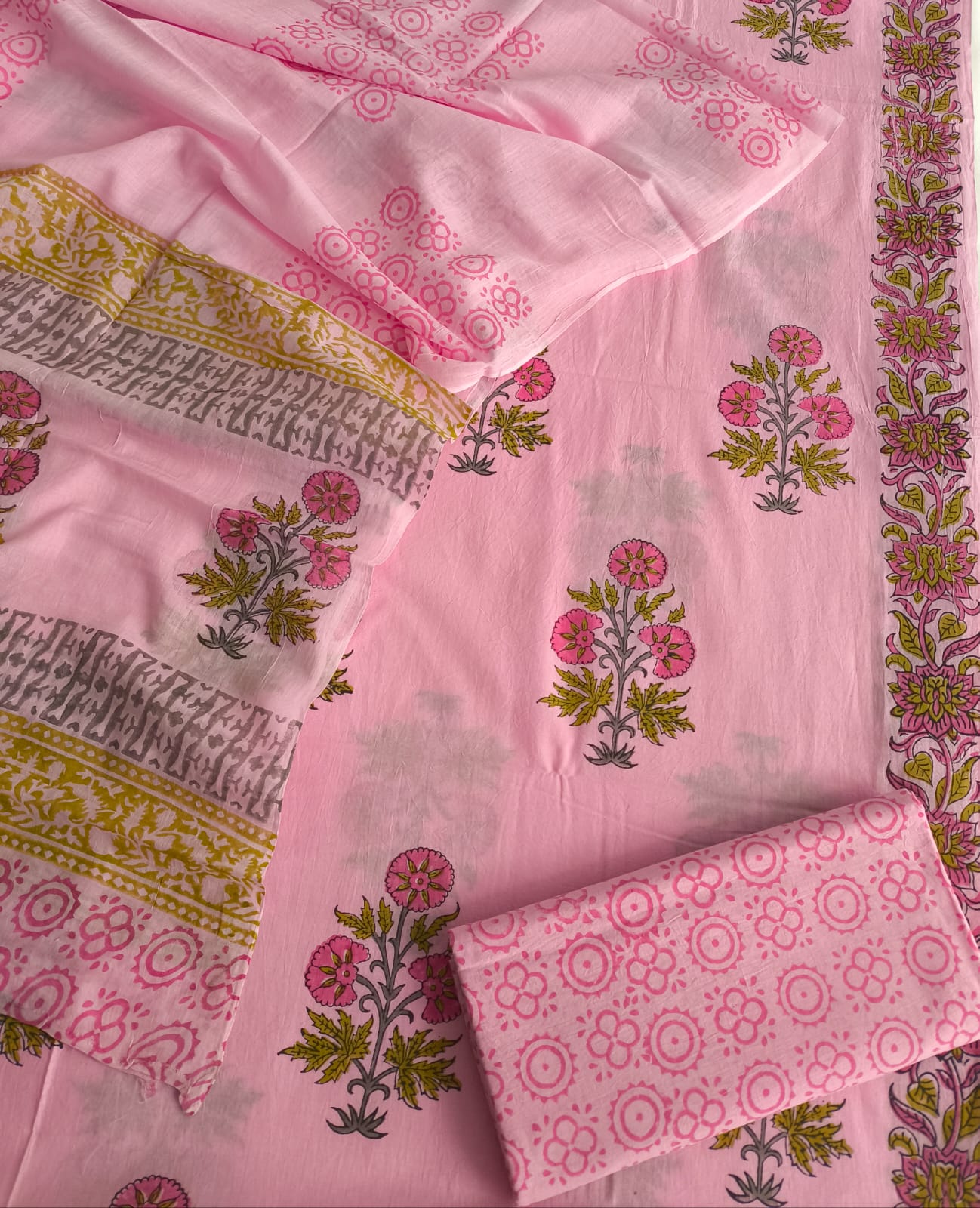 HAND BLOCK PRINTED COTTON 3-PIS SUIT WITH MULMUL DUPPATA (CMS89)