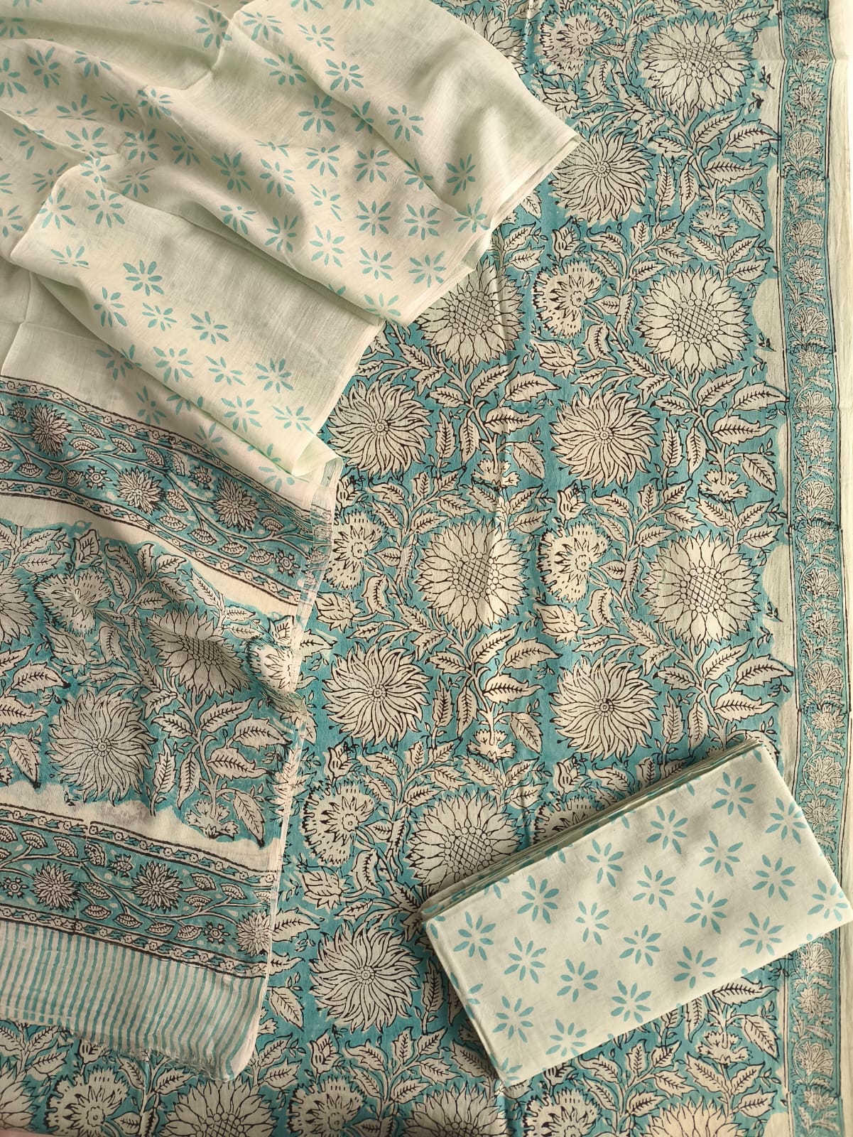 HAND BLOCK PRINTED COTTON 3-PIS SUIT WITH MULMUL DUPPATA (CMS91)