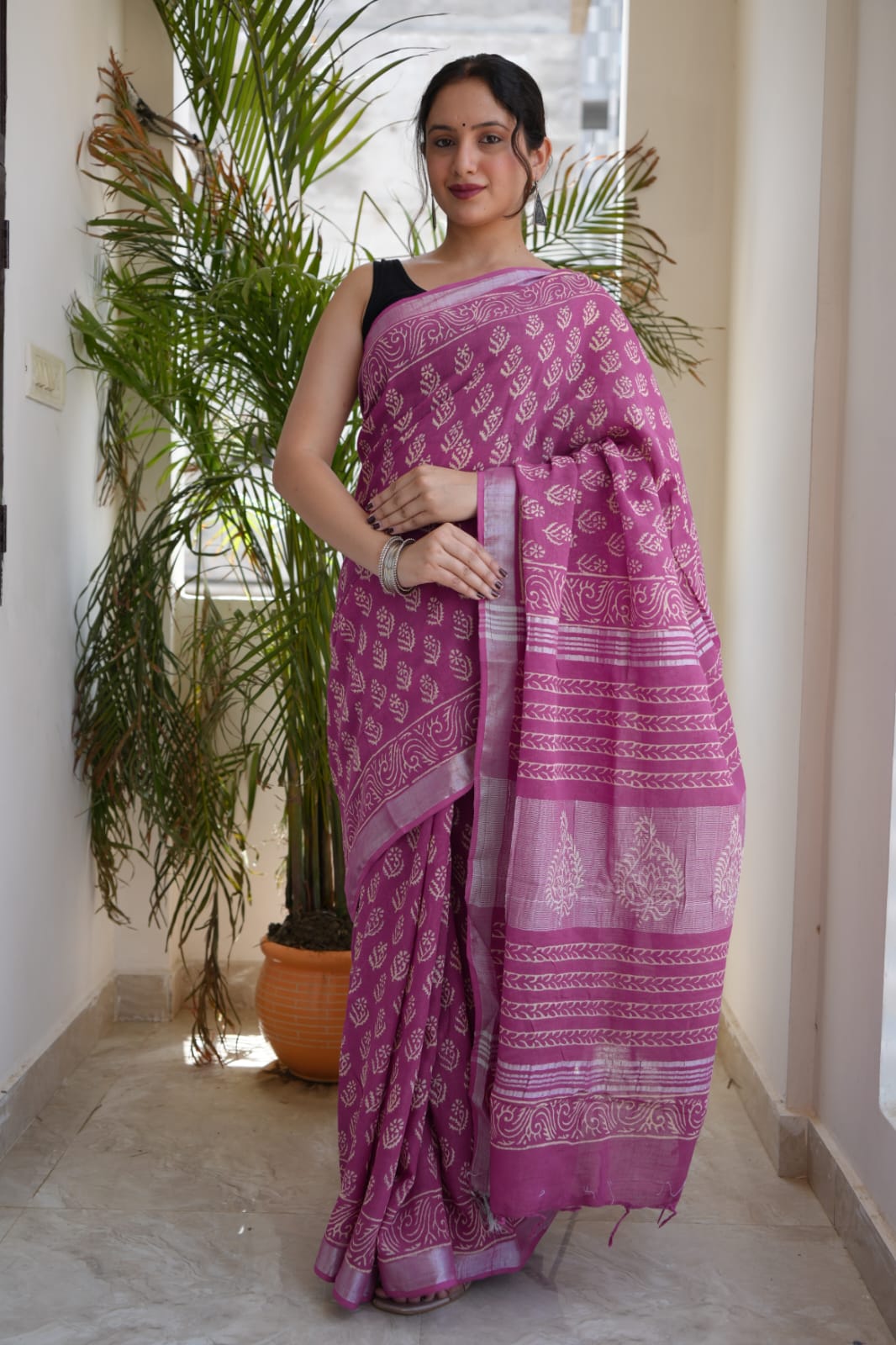 HAND BLOCK BLACK & WHITE PRINTED COTTON LINEN SAREE WITH BLOUSE (LCS188)