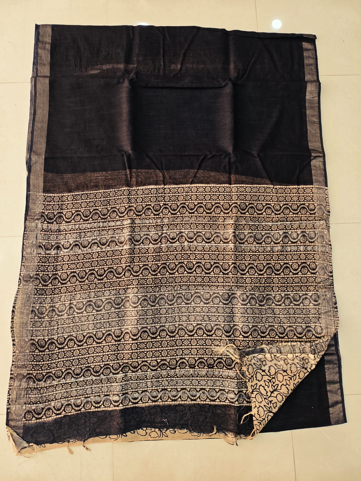 HAND BLOCK BLACK & WHITE PRINTED COTTON LINEN SAREE WITH BLOUSE (LCS192)