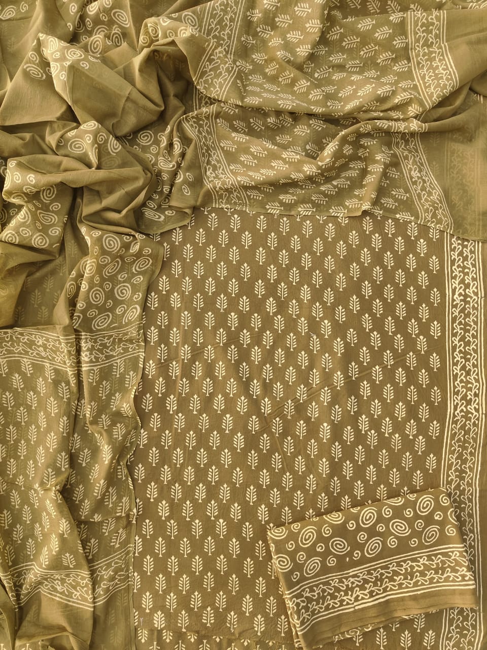 HAND BLOCK PRINTED COTTON 3-PIS SUIT WITH MULMUL DUPPATA (CMS134)