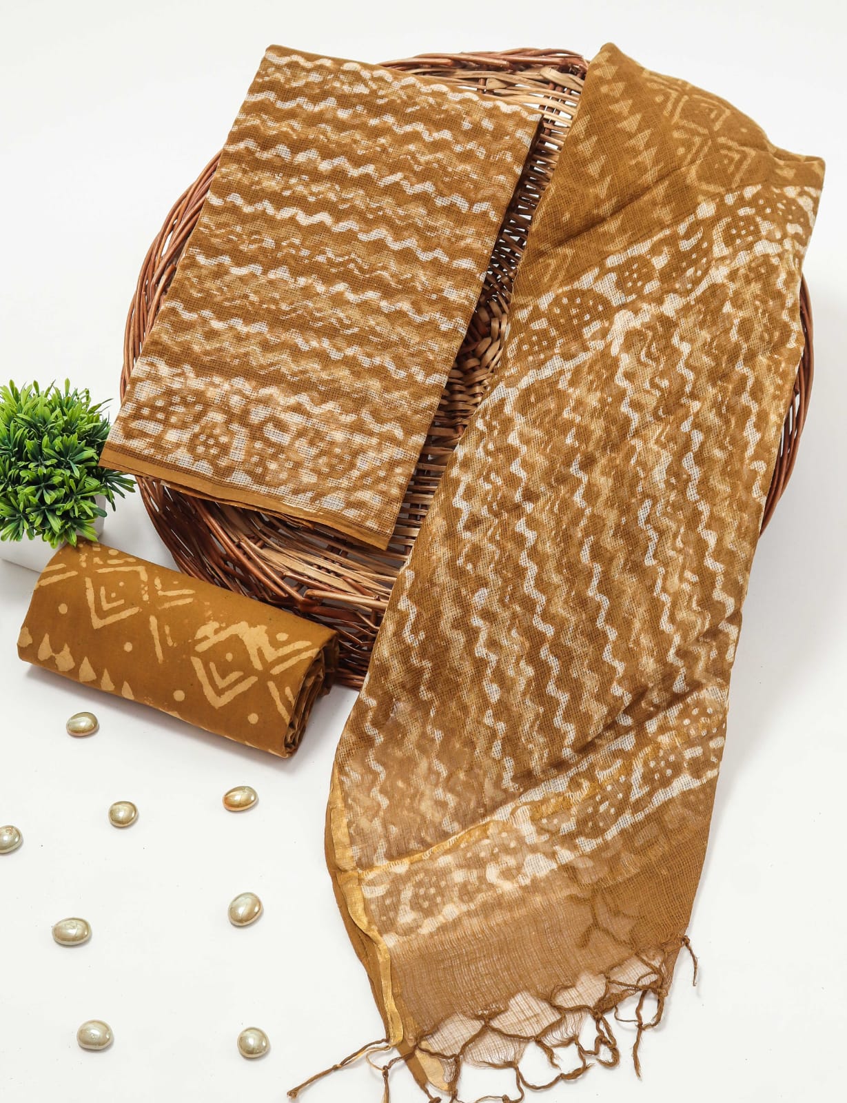 HAND BLOCK PRINTED KOTA DORIYA SUIT WITH KOTA DORIYA DUPPATA (FKS124)