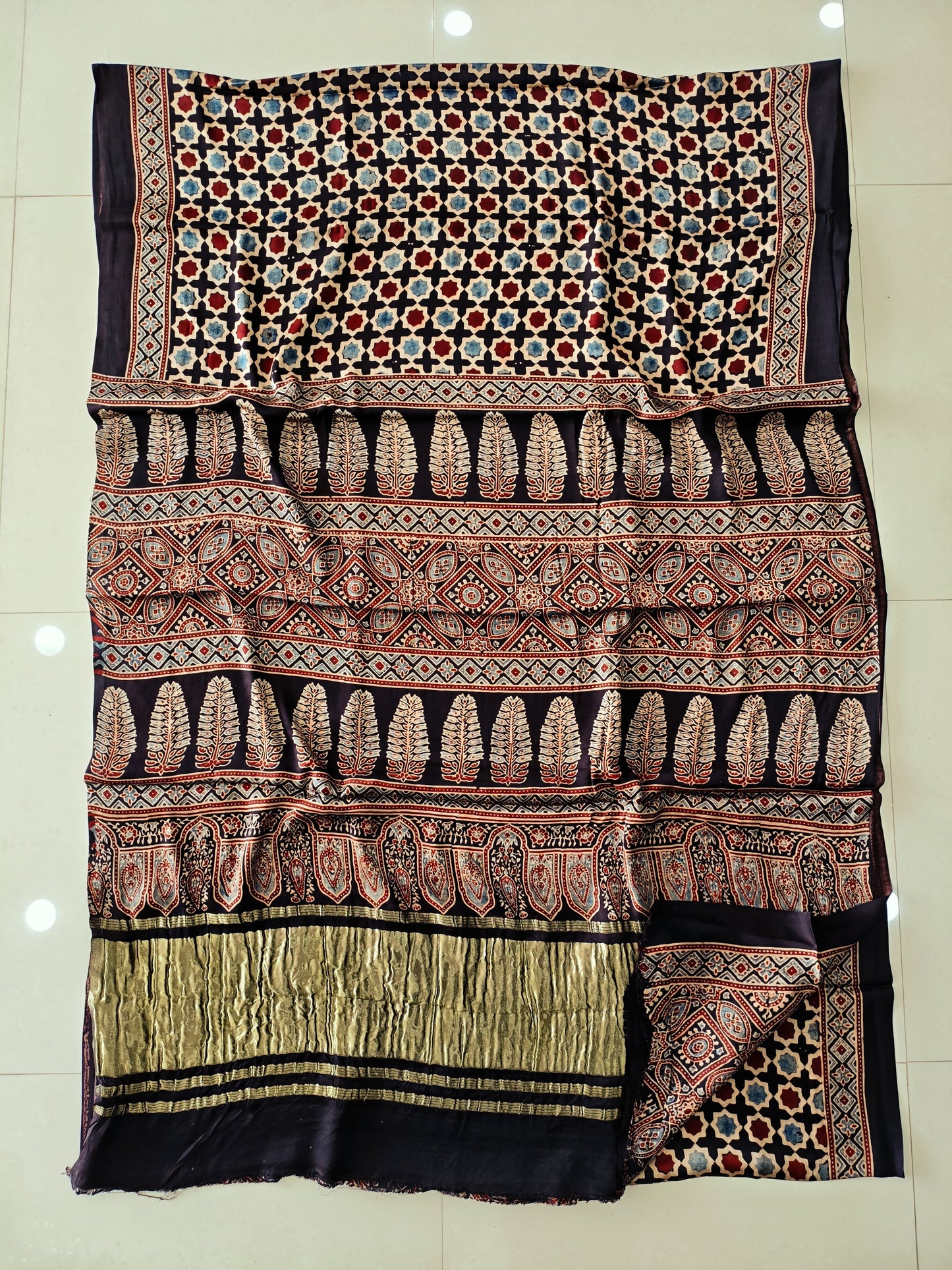 HAND BLOCK PRINTED MODAL SILK LAGDI PATTA SAREE (CIG102)