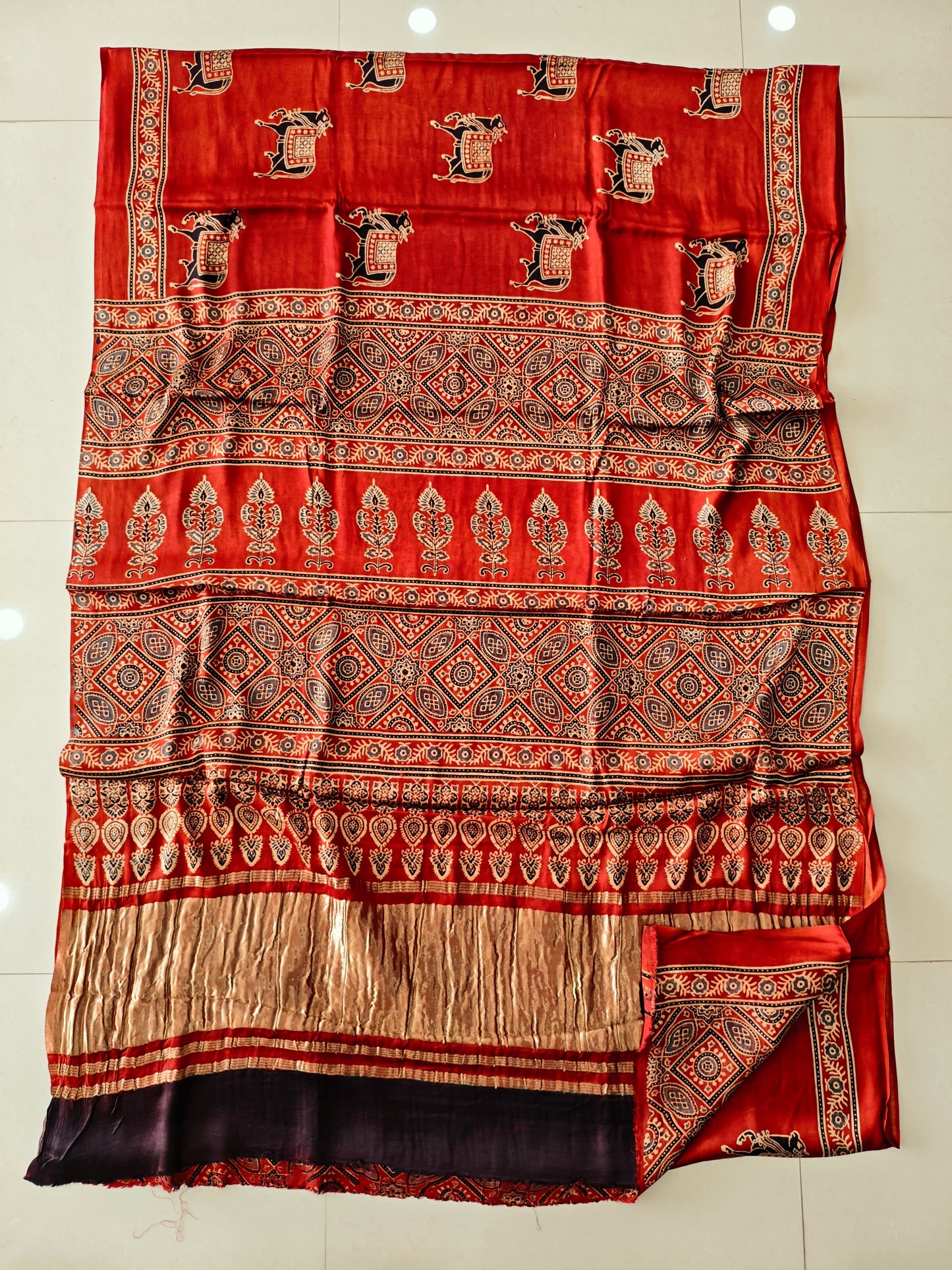HAND BLOCK PRINTED MODAL SILK LAGDI PATTA SAREE (CIG103)