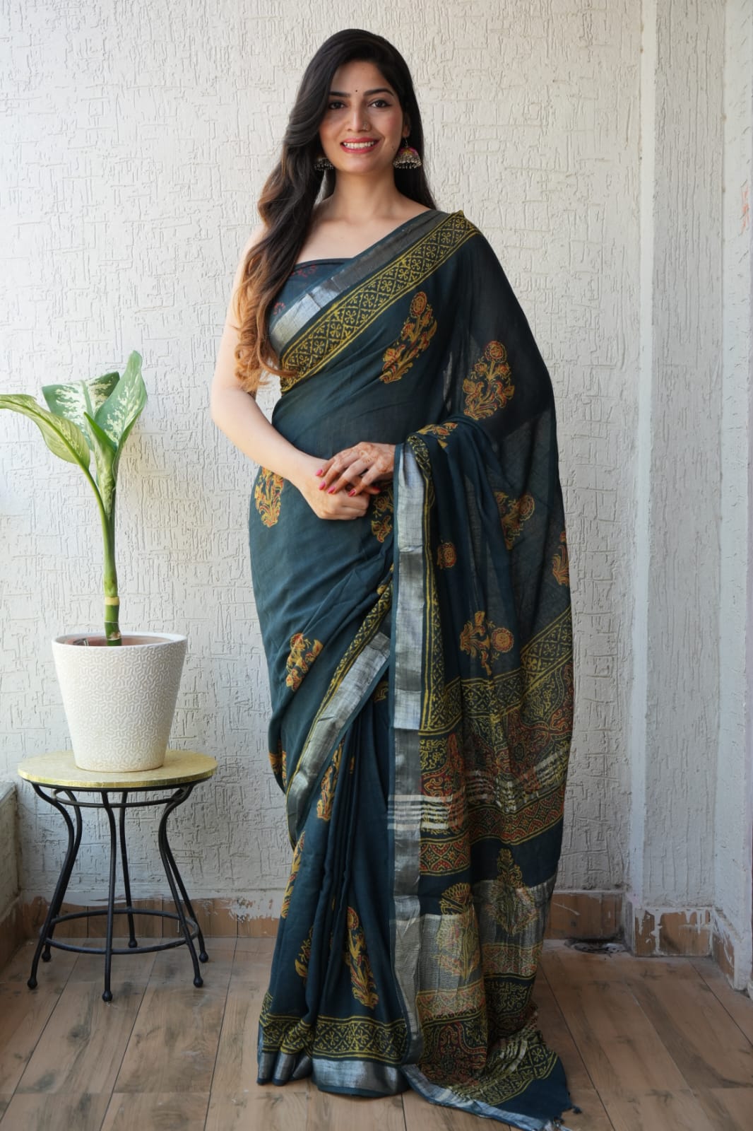 HAND BLOCK BLACK & WHITE PRINTED COTTON LINEN SAREE WITH BLOUSE  (LCS92)