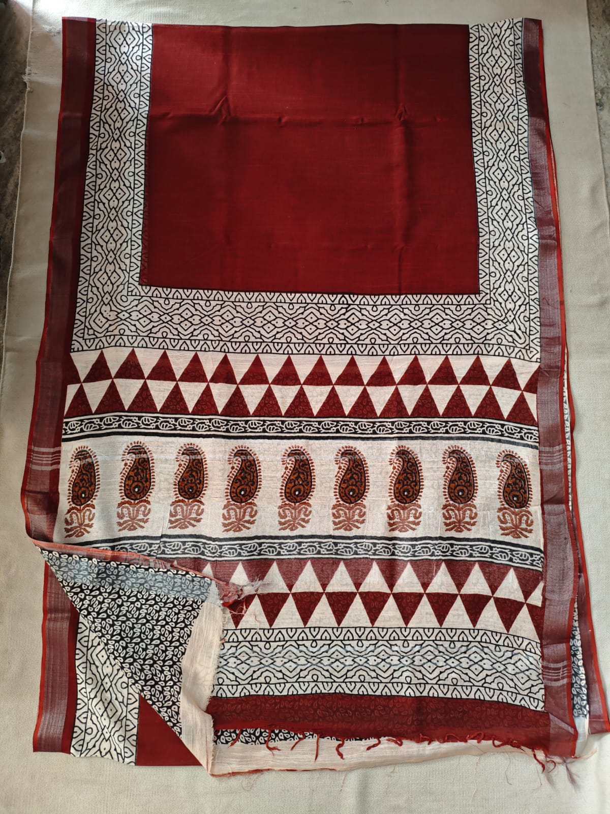 HAND BLOCK BLACK & WHITE PRINTED COTTON LINEN SAREE WITH BLOUSE  (LCS122)