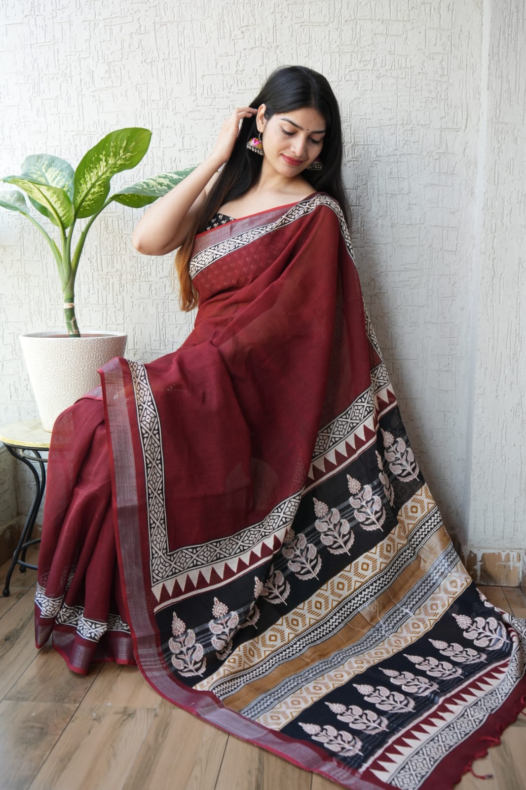 HAND BLOCK BLACK & WHITE PRINTED COTTON LINEN SAREE WITH BLOUSE  (LCS115)