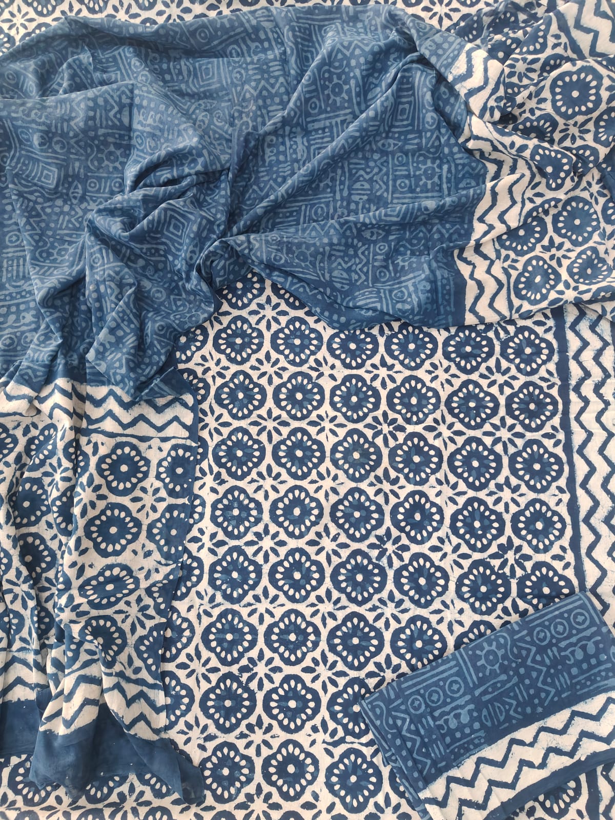 HAND BLOCK PRINTED COTTON 3-PIS SUIT WITH MULMUL DUPPATA (CMS111)