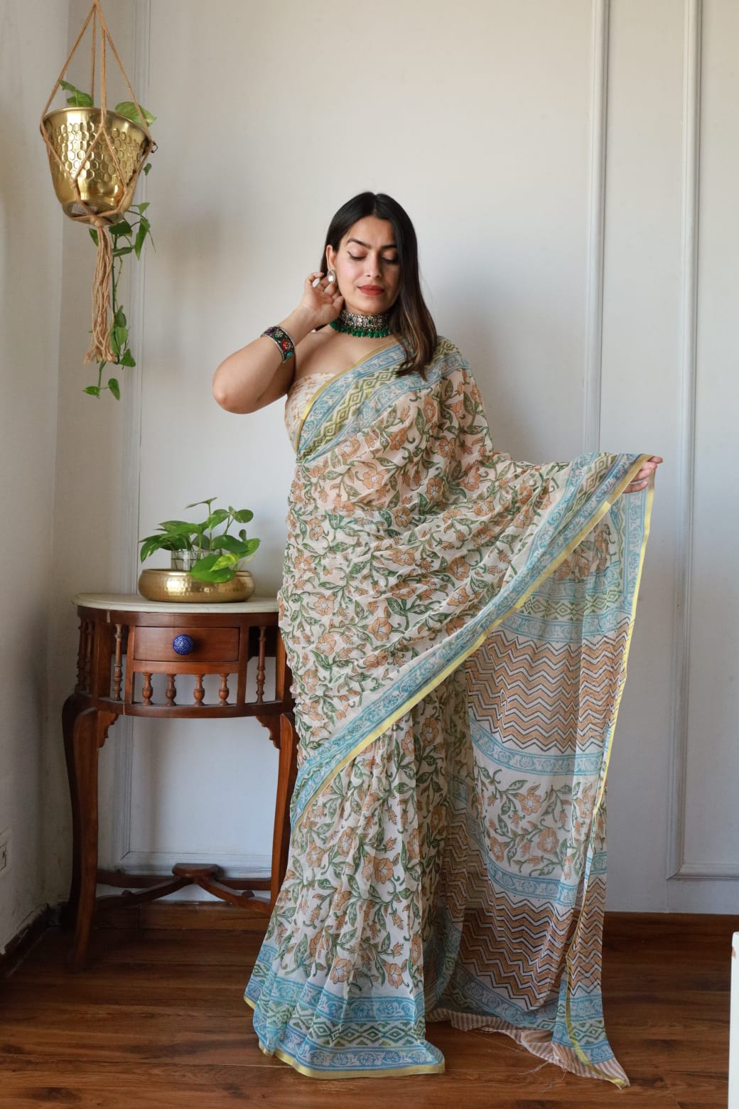 Hand Brush Painted Chiffon Saree with Blouse ( CIA45)
