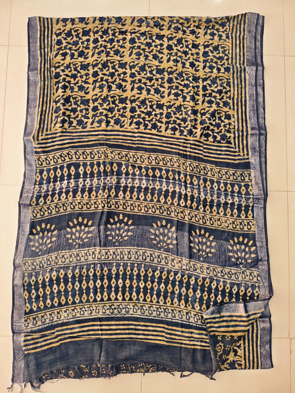 HAND BLOCK BLACK & WHITE PRINTED COTTON LINEN SAREE WITH BLOUSE  (LCS202)