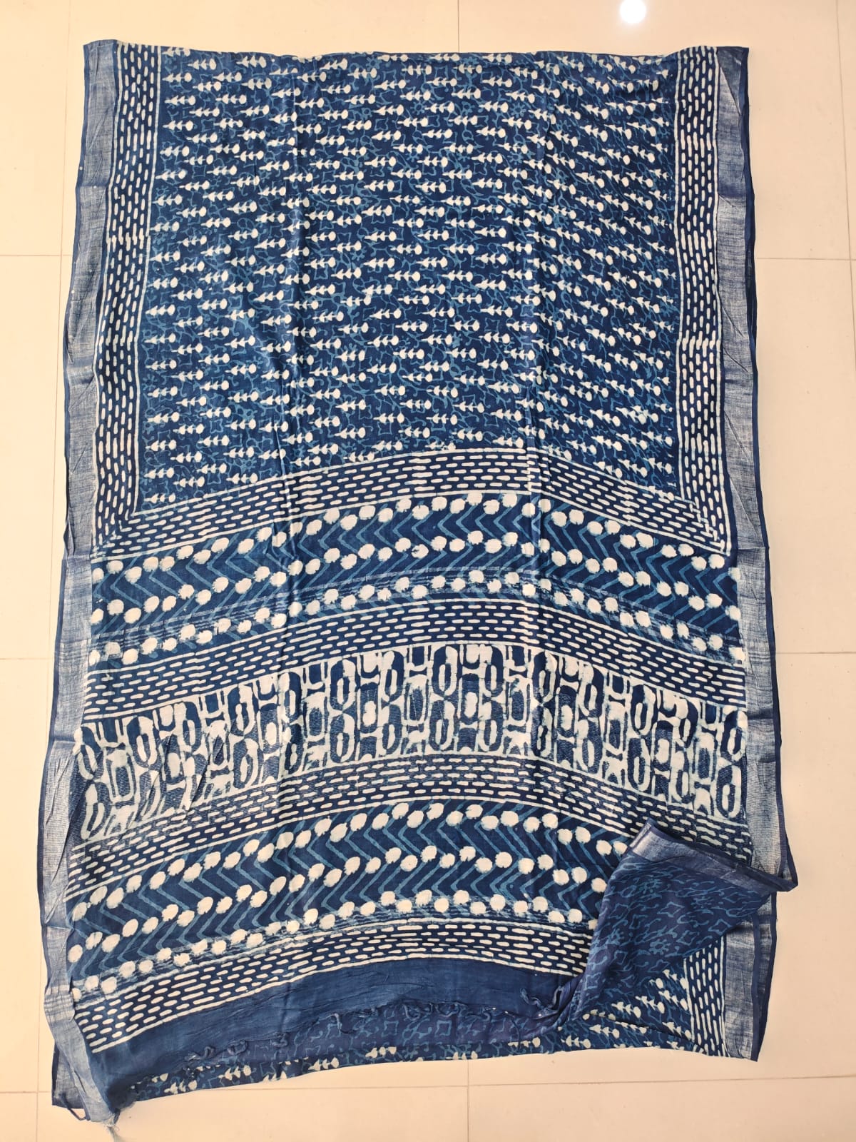HAND BLOCK BLACK & WHITE PRINTED COTTON LINEN SAREE WITH BLOUSE  (LCS210)