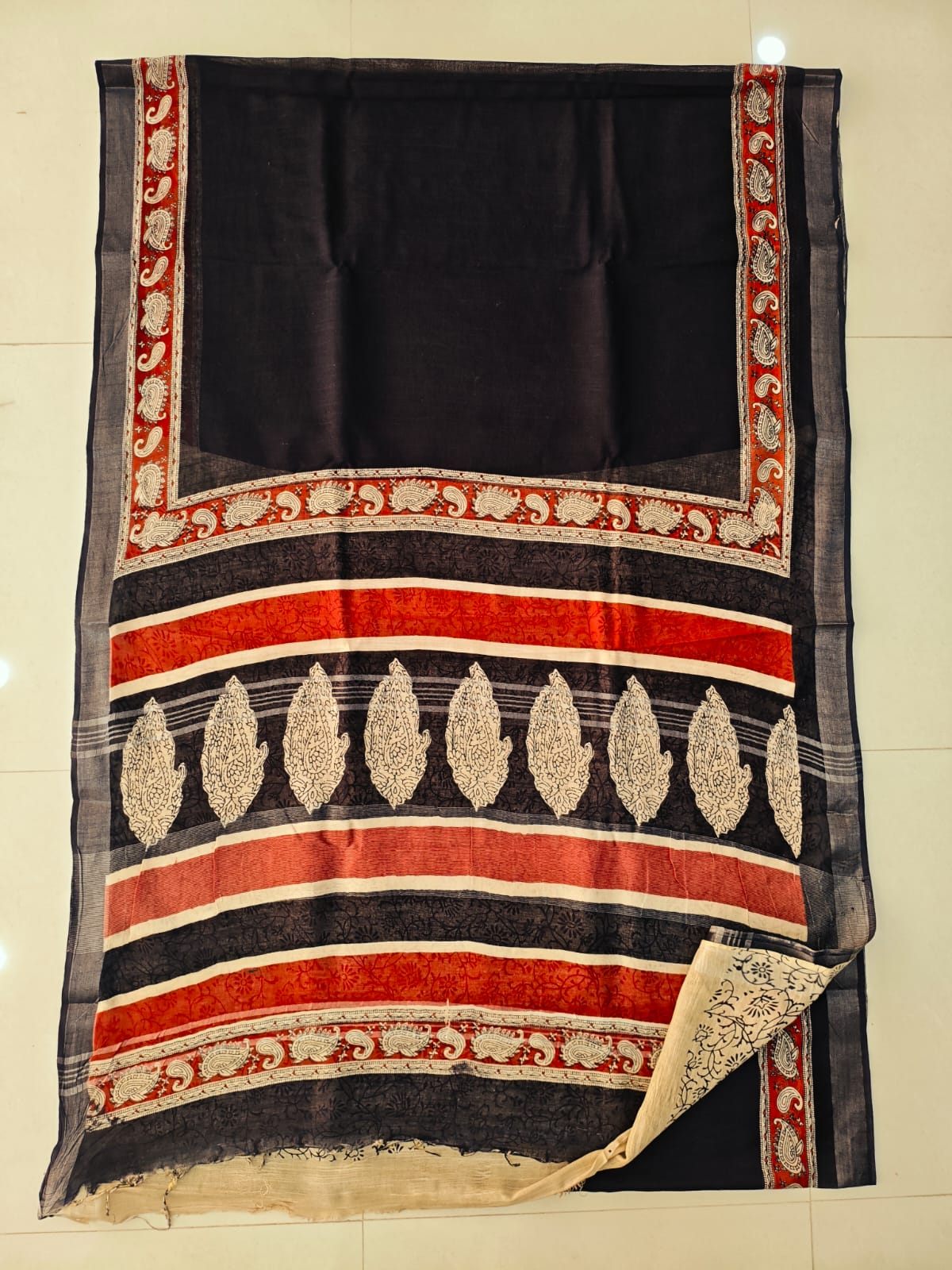 HAND BLOCK BLACK & WHITE PRINTED COTTON LINEN SAREE WITH BLOUSE  (LCS215)