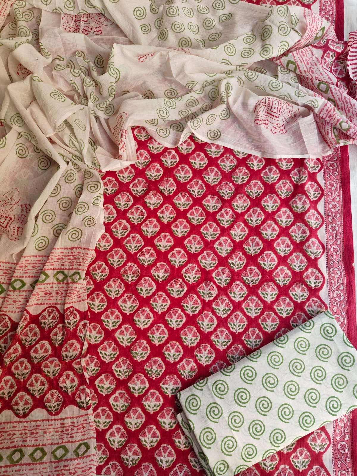 HAND BLOCK PRINTED COTTON 3-PIS SUIT WITH MULMUL DUPPATA (CMS138)