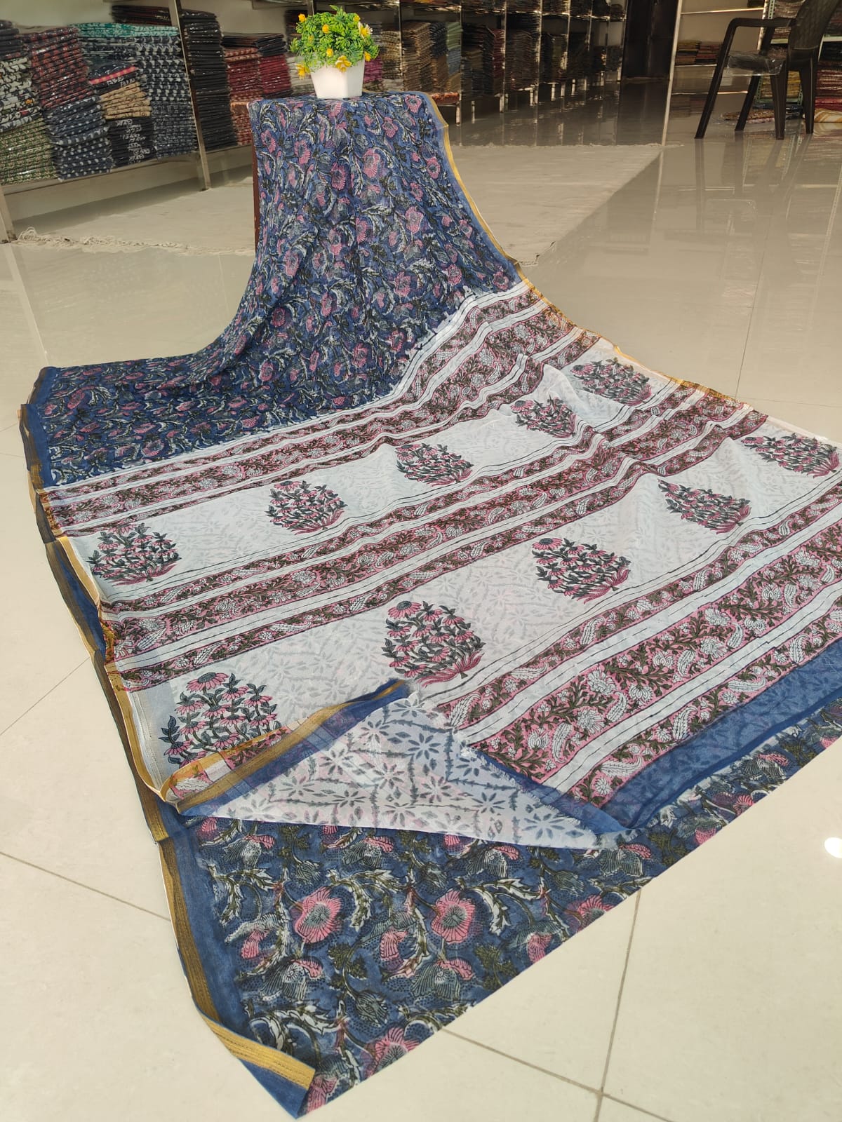 Hand Brush Painted Chiffon Saree with Blouse ( CIA70)