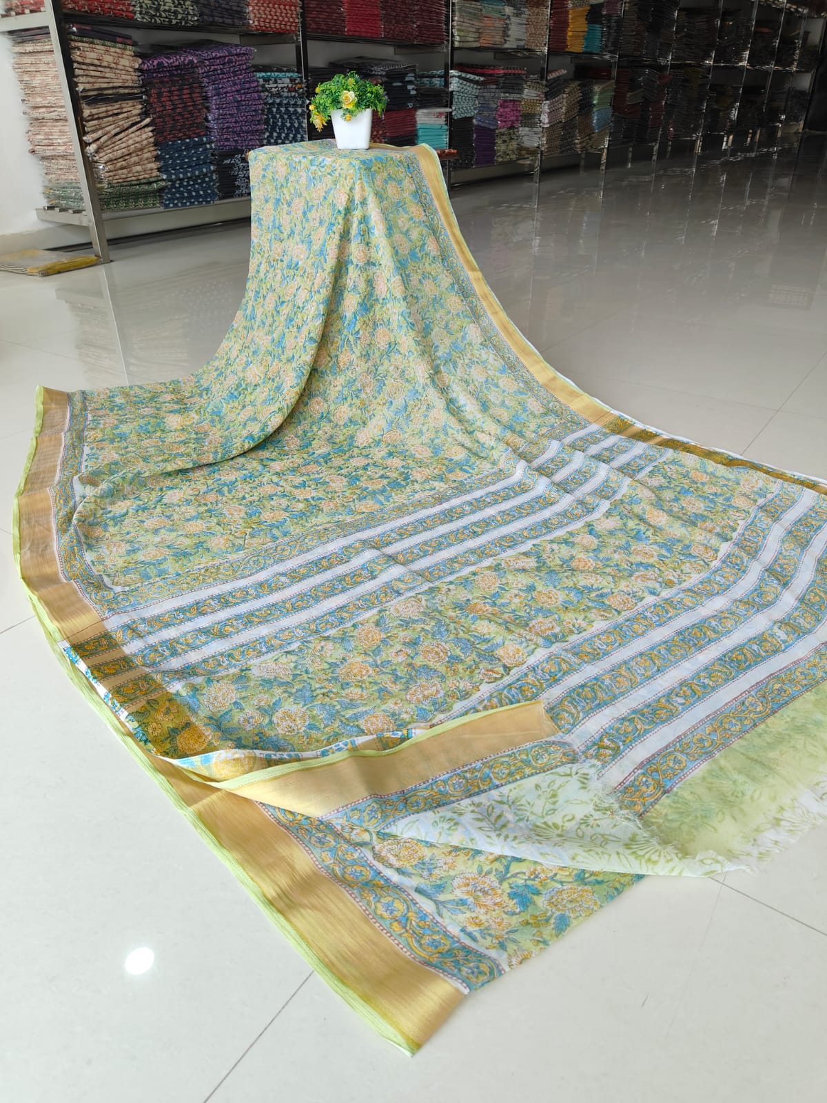 Hand Brush Painted Chiffon Saree with Blouse ( CIA77)