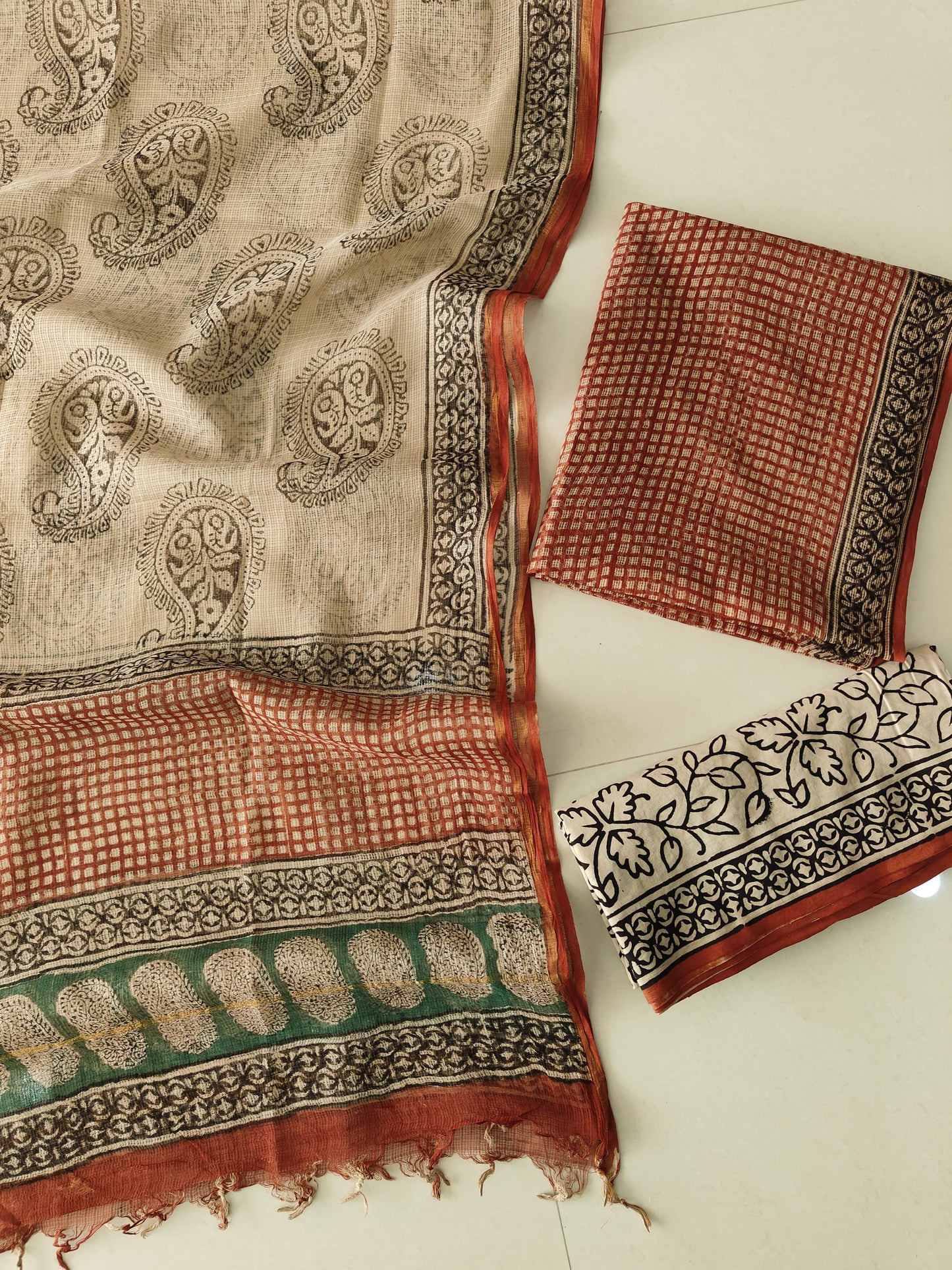 HAND BLOCK PRINTED KOTA DORIYA SUIT WITH KOTA DORIYA DUPPATA (FKS136)
