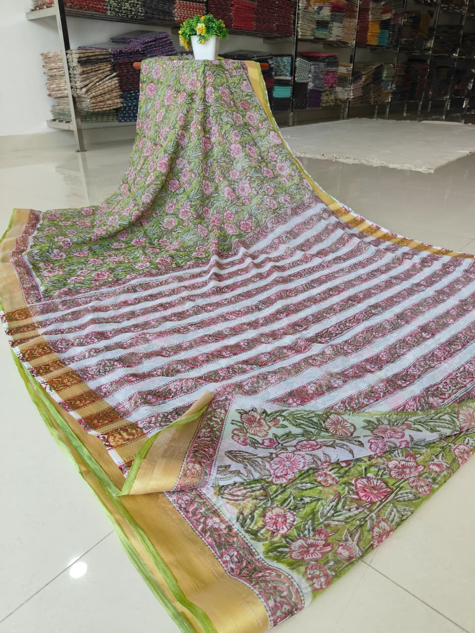 Hand Brush Painted Chiffon Saree with Blouse ( CIA82)