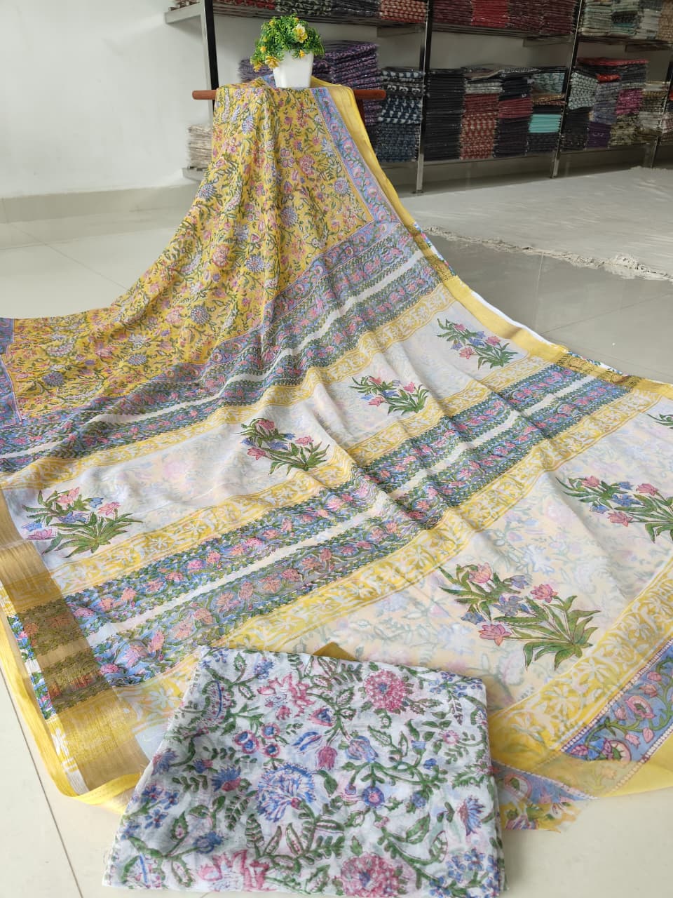 Hand Brush Painted Chiffon Saree with Blouse ( CIA90)