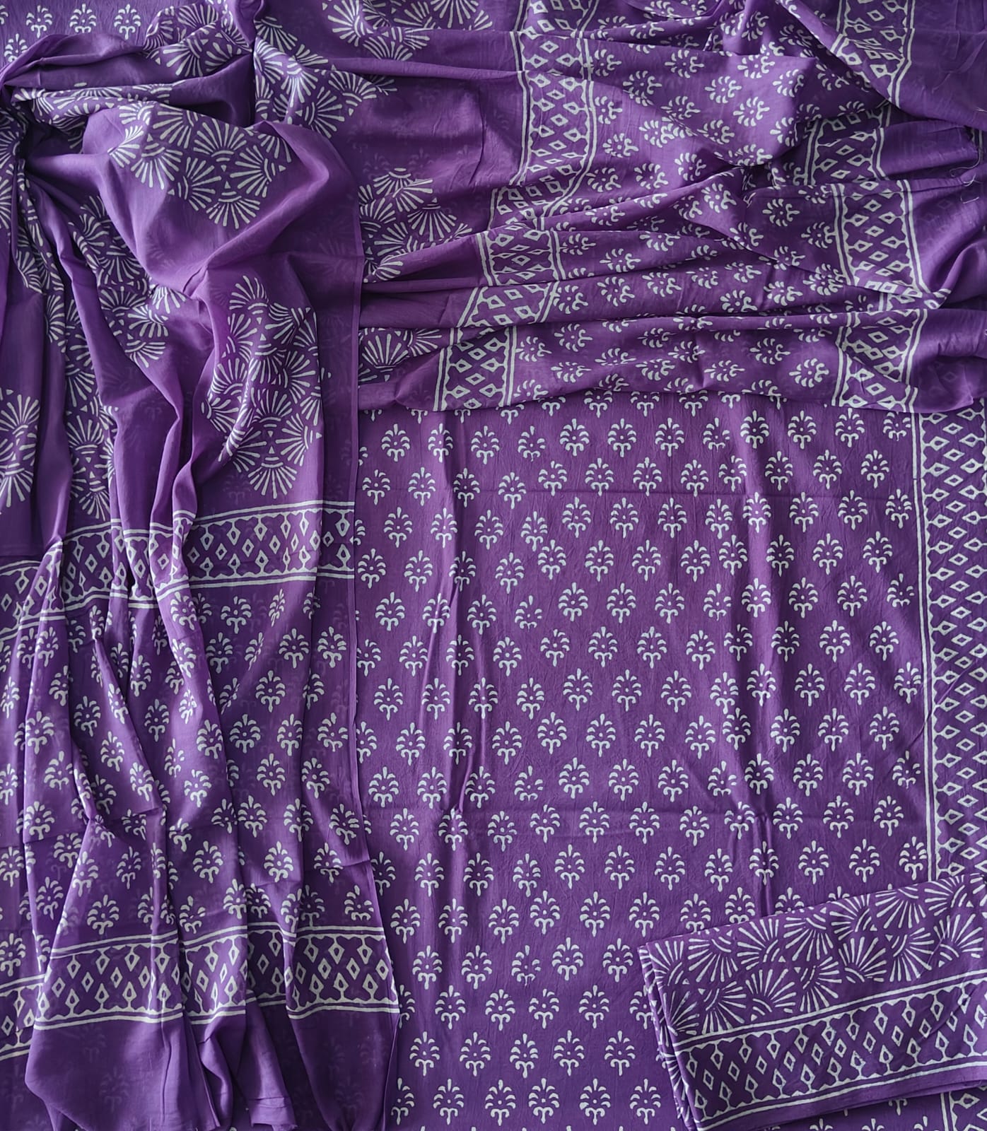 HAND BLOCK PRINTED COTTON 3-PIS SUIT WITH MULMUL DUPPATA (CMS171)