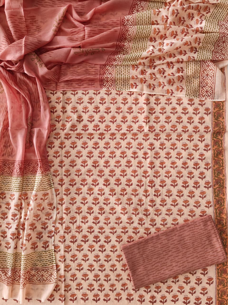 HAND BLOCK PRINTED COTTON 3-PIS SUIT WITH MULMUL DUPPATA (CMS174)