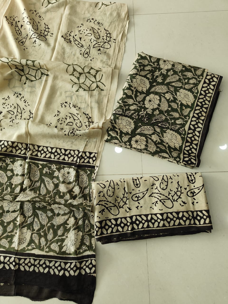 HAND BLOCK PRINTED COTTON 3-PIS SUIT WITH MULMUL DUPPATA (CMS197)